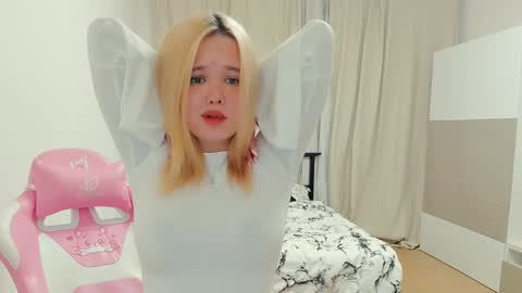 Snapshot of miss__selena chatting on 01.16.25 miss__selena online show from 01.16.25