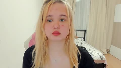 Snapshot of miss__selena chatting on 01.24.25 miss__selena online show from 01.24.25