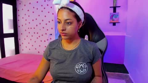 Snapshot of miss_akemi chatting on 09.10.25 Akemi 3 online show from 09.10.25