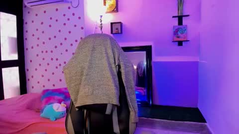 Snapshot of miss_akemi chatting on 09.11.25 Akemi 3 online show from 09.11.25