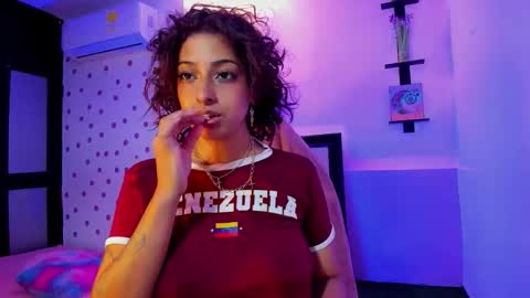 Snapshot of miss_akemi chatting on 09.27.25 Akemi 3 online show from 09.27.25