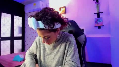 Snapshot of miss_akemi chatting on 09.28.25 Akemi 3 online show from 09.28.25