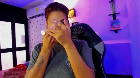 Snapshot of miss_akemi chatting on 10.08.25 Akemi 3 online show from 10.08.25