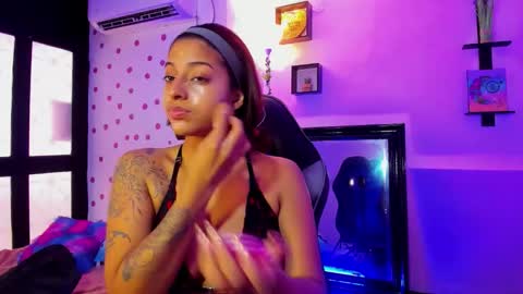 Snapshot of miss_akemi chatting on 10.19.25 Akemi 3 online show from 10.19.25