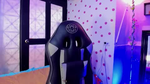 Snapshot of miss_akemi chatting on 10.27.25 Akemi 3 online show from 10.27.25