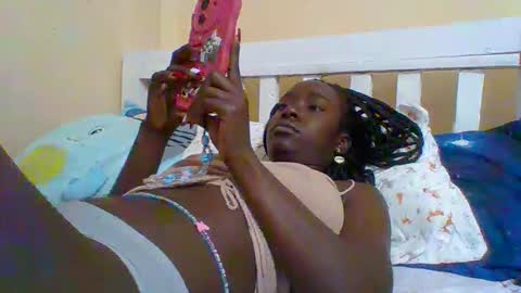 Snapshot of miss_atitude chatting on 09.16.25 miss_atitude online show from 09.16.25