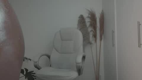 Snapshot of miss_benz chatting on 11.07.25 miss_benz online show from 11.07.25