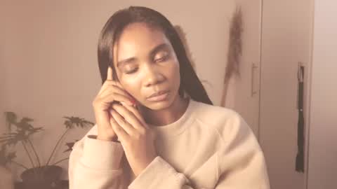 Snapshot of miss_benz chatting on 11.14.25 miss_benz online show from 11.14.25