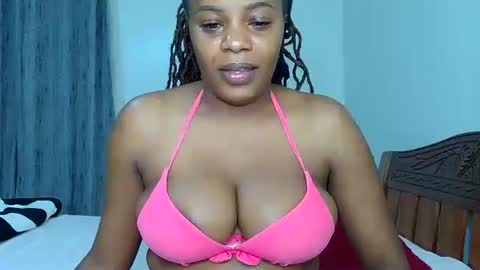 Snapshot of miss_candy7 chatting on 01.19.25 Candy online show from 01.19.25
