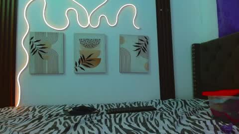 Snapshot of miss_caty chatting on 04.12.26 Merie online show from 04.12.26