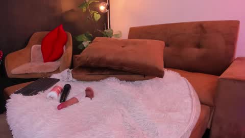 Charlize online show from 03.08.26