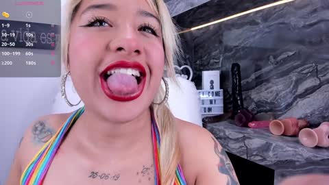 Snapshot of miss_danika chatting on 01.16.25 Danika online show from 01.16.25