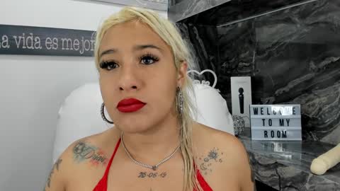 Snapshot of miss_danika chatting on 02.01.25 Danika online show from 02.01.25