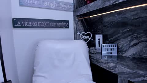 Snapshot of miss_danika chatting on 02.06.25 Danika online show from 02.06.25