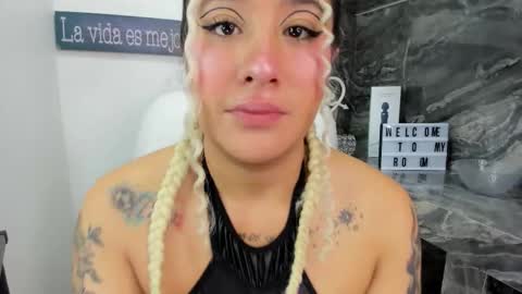 Snapshot of miss_danika chatting on 10.18.25 Danika online show from 10.18.25