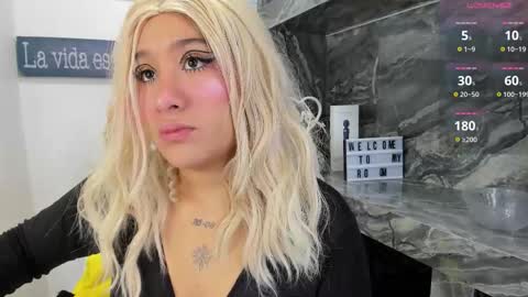 Snapshot of miss_danika chatting on 10.20.25 Danika online show from 10.20.25