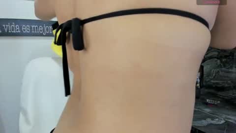 Snapshot of miss_danika chatting on 10.29.25 Danika online show from 10.29.25