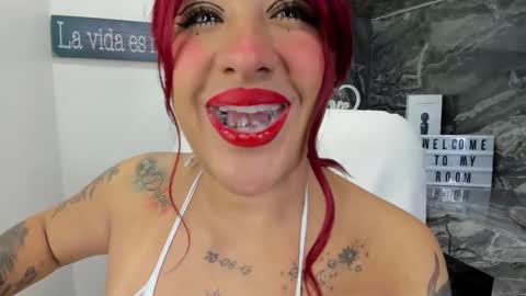 Snapshot of miss_danika chatting on 11.13.25 Danika online show from 11.13.25