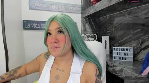 Snapshot of miss_danika chatting on 11.19.25 Danika online show from 11.19.25