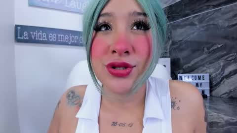 Snapshot of miss_danika chatting on 11.27.25 Danika online show from 11.27.25