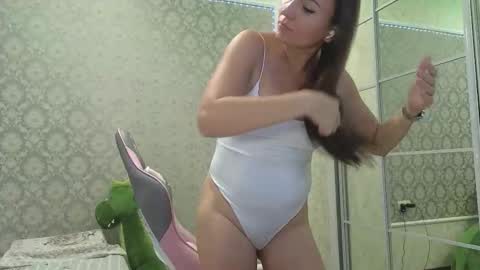 Snapshot of miss_divora chatting on 09.18.25 miss_divora online show from 09.18.25