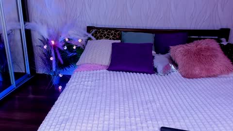 Elia online show from 12.21.24