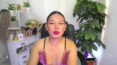 miss_fhakarat online show from 10.19.25