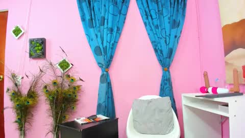 Monica Patricia online show from 02.08.25