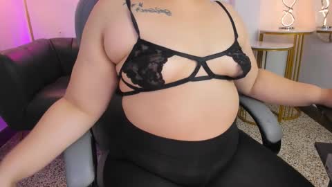 Snapshot of miss_francheska chatting on 11.17.25 Francheska online show from 11.17.25