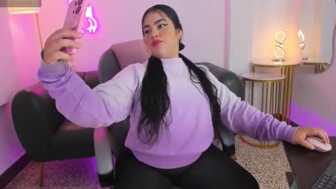 Snapshot of miss_francheska chatting on 11.19.25 Francheska online show from 11.19.25