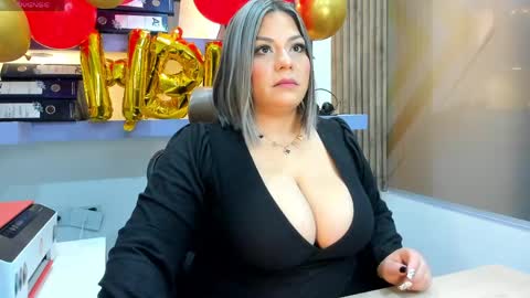 Snapshot of miss_horney chatting on 04.02.26 miss_horney online show from 04.02.26