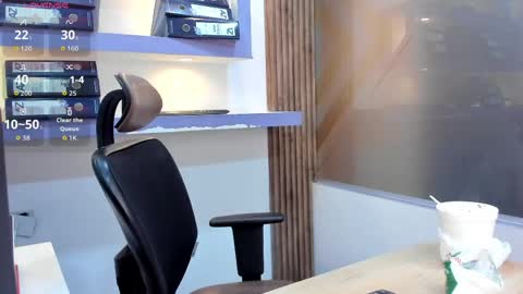 Snapshot of miss_horney chatting on 04.15.26 miss_horney online show from 04.15.26