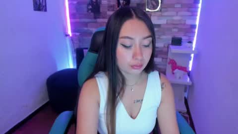 Snapshot of miss_isabella_m chatting on 02.11.25 Isabella online show from 02.11.25