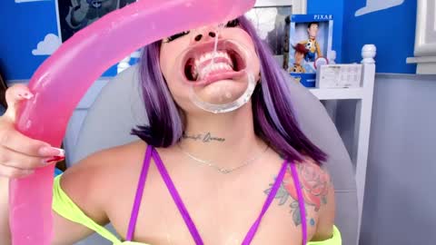 Keisi online show from 01.03.25