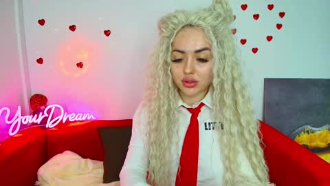 Snapshot of miss_kiten chatting on 02.01.25 miss_kiten online show from 02.01.25