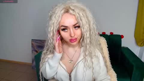 Snapshot of miss_kiten chatting on 02.11.25 miss_kiten online show from 02.11.25