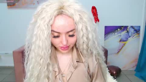 Snapshot of miss_kiten chatting on 02.18.25 miss_kiten online show from 02.18.25