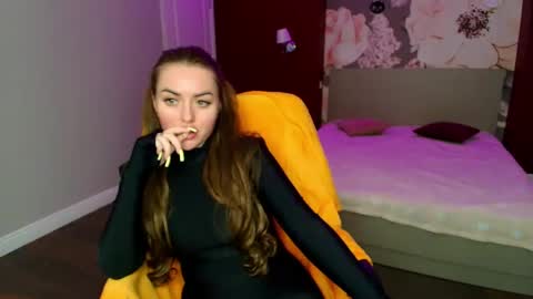 Snapshot of miss_kiten chatting on 05.06.26 miss_kiten online show from 05.06.26