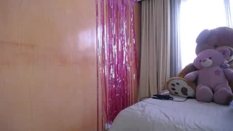 Snapshot of miss_lilieth chatting on 01.06.25 lilieth online show from 01.06.25