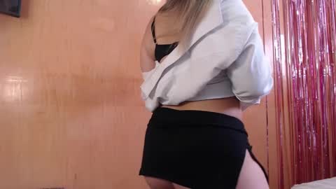 Snapshot of miss_lilieth chatting on 09.11.25 lilieth online show from 09.11.25