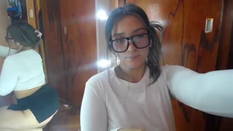 Snapshot of miss_lilieth chatting on 11.21.25 lilieth online show from 11.21.25