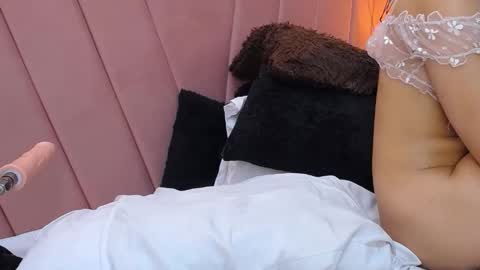 mia online show from 12.13.25