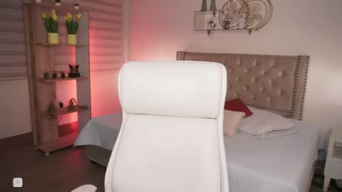 Snapshot of miss_meii chatting on 12.19.25 Alejandra online show from 12.19.25