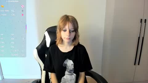 Molly online show from 08.08.26