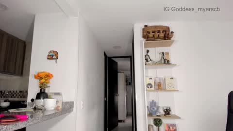 Snapshot of miss_myers chatting on 09.08.25 Goddess Myers thumb up is important for me kisses online show from 09.08.25