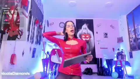 Snapshot of miss_nicolesds chatting on 10.16.25 Miss Nicole online show from 10.16.25