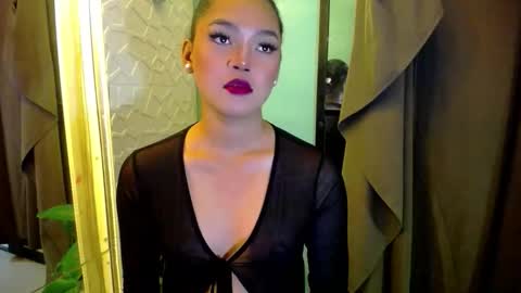 Snapshot of miss_precious_xx chatting on 05.10.26 Precious online show from 05.10.26