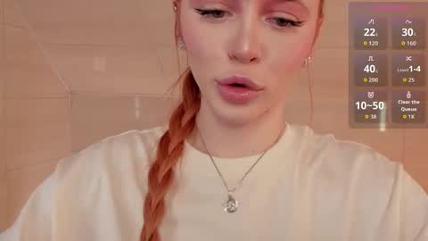 Snapshot of miss_redfox chatting on 11.06.25 Margo online show from 11.06.25