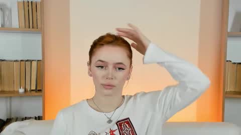 Snapshot of miss_redfox chatting on 11.09.25 Margo online show from 11.09.25