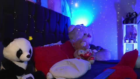 Sophie Cardenas ..... independent model online show from 01.04.25